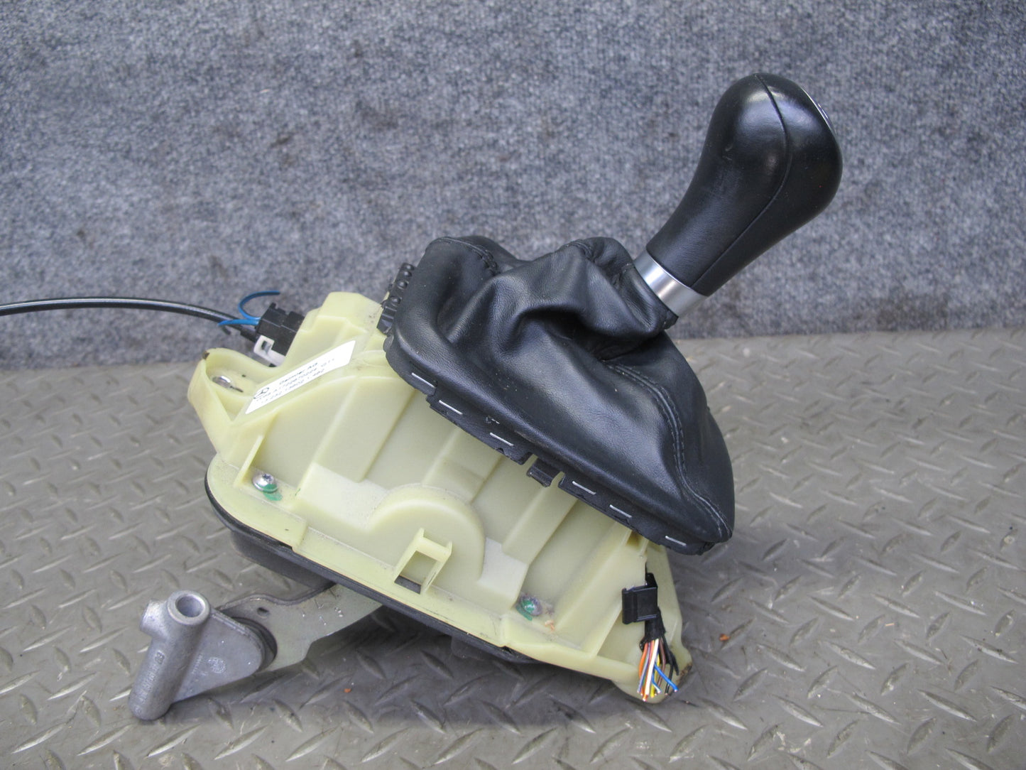 12-16 Mercedes R172 SLK Automatic Transmission Gear Box Shifter Selector W/ Knob