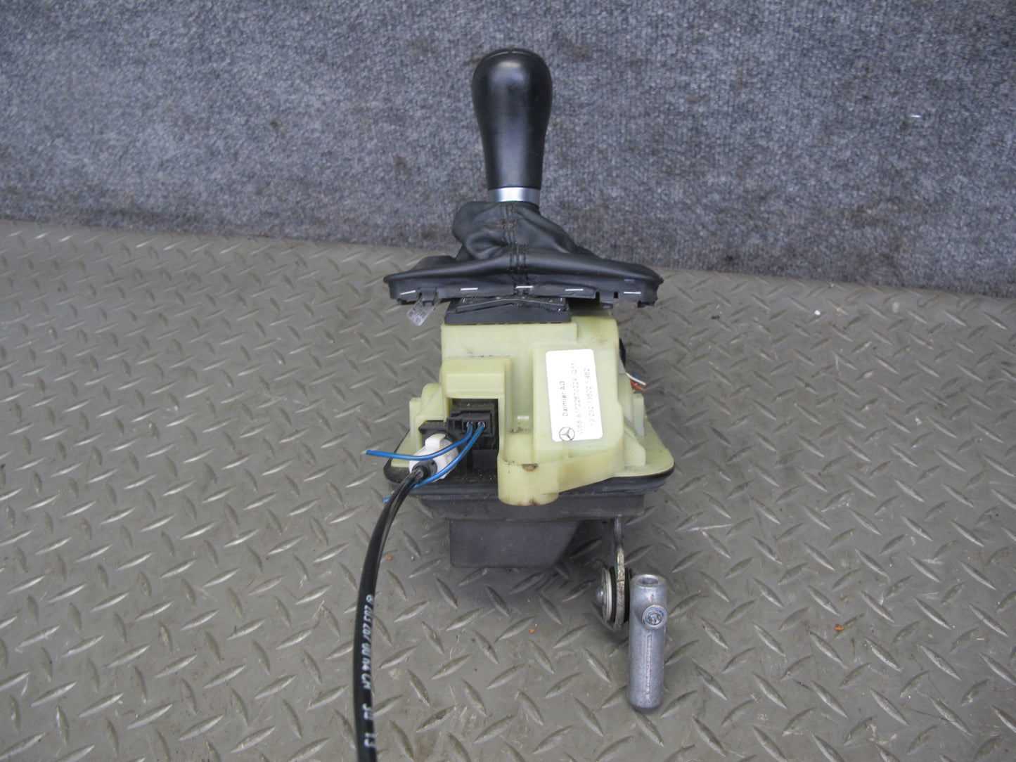 12-16 Mercedes R172 SLK Automatic Transmission Gear Box Shifter Selector W/ Knob