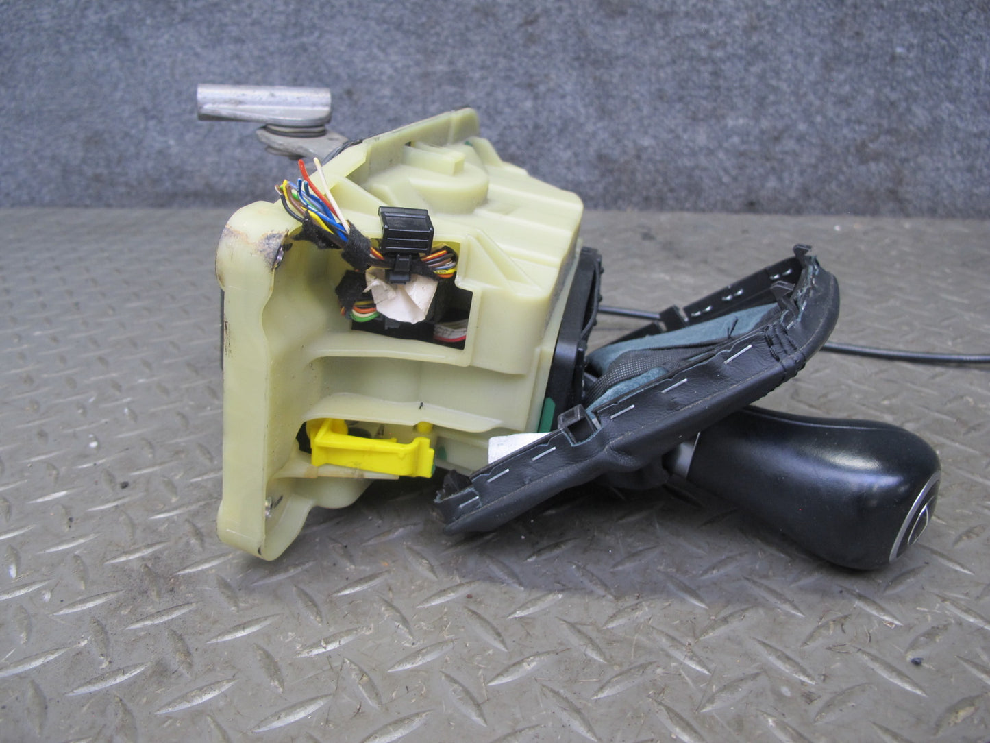 12-16 Mercedes R172 SLK Automatic Transmission Gear Box Shifter Selector W/ Knob