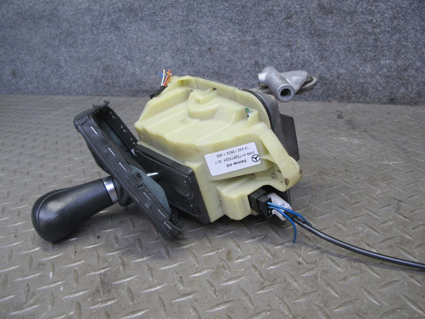 12-16 Mercedes R172 SLK Automatic Transmission Gear Box Shifter Selector W/ Knob