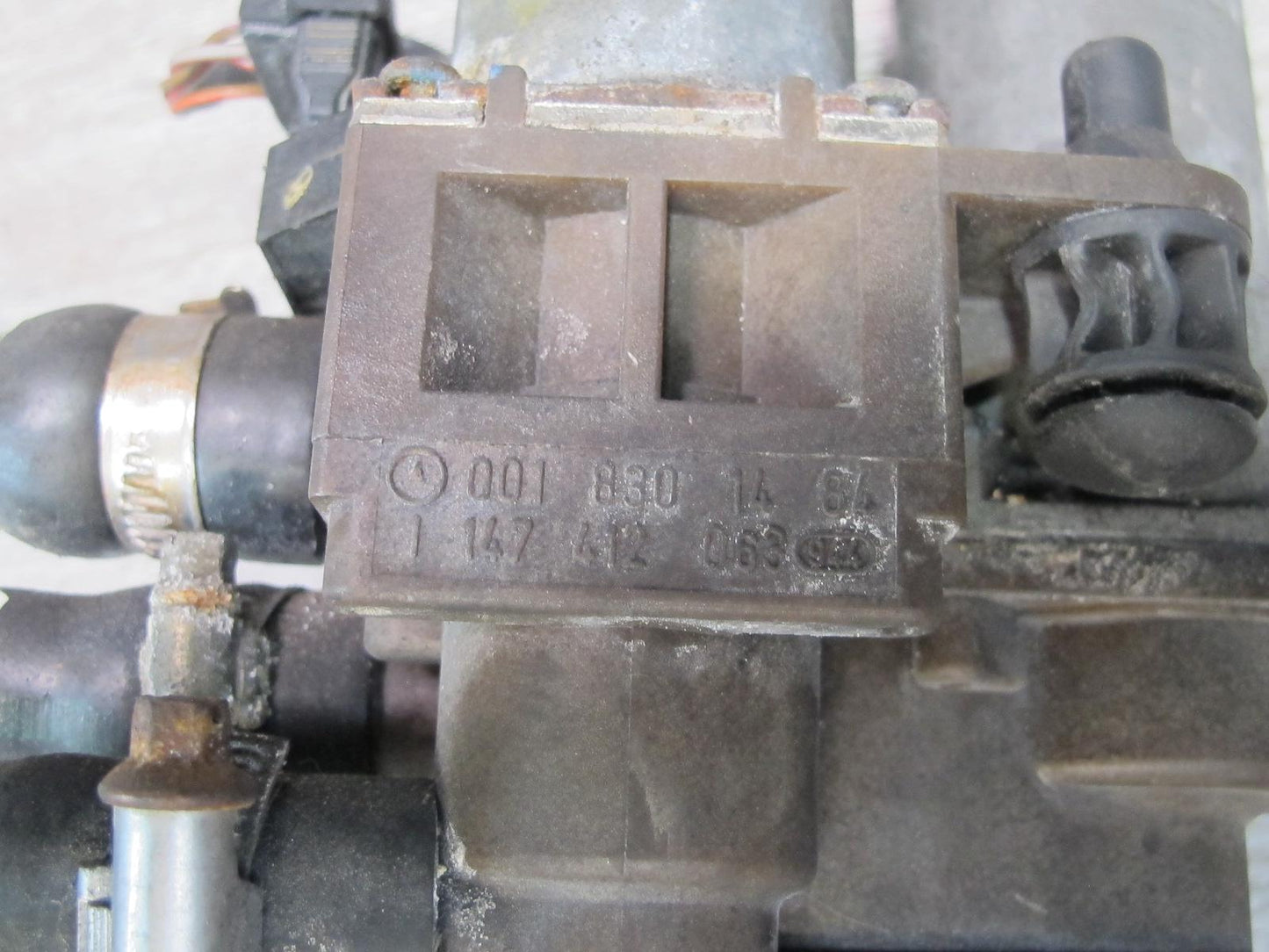94-99 Mercedes W140 S-class Heater Control Water Valve 0018301484 OEM