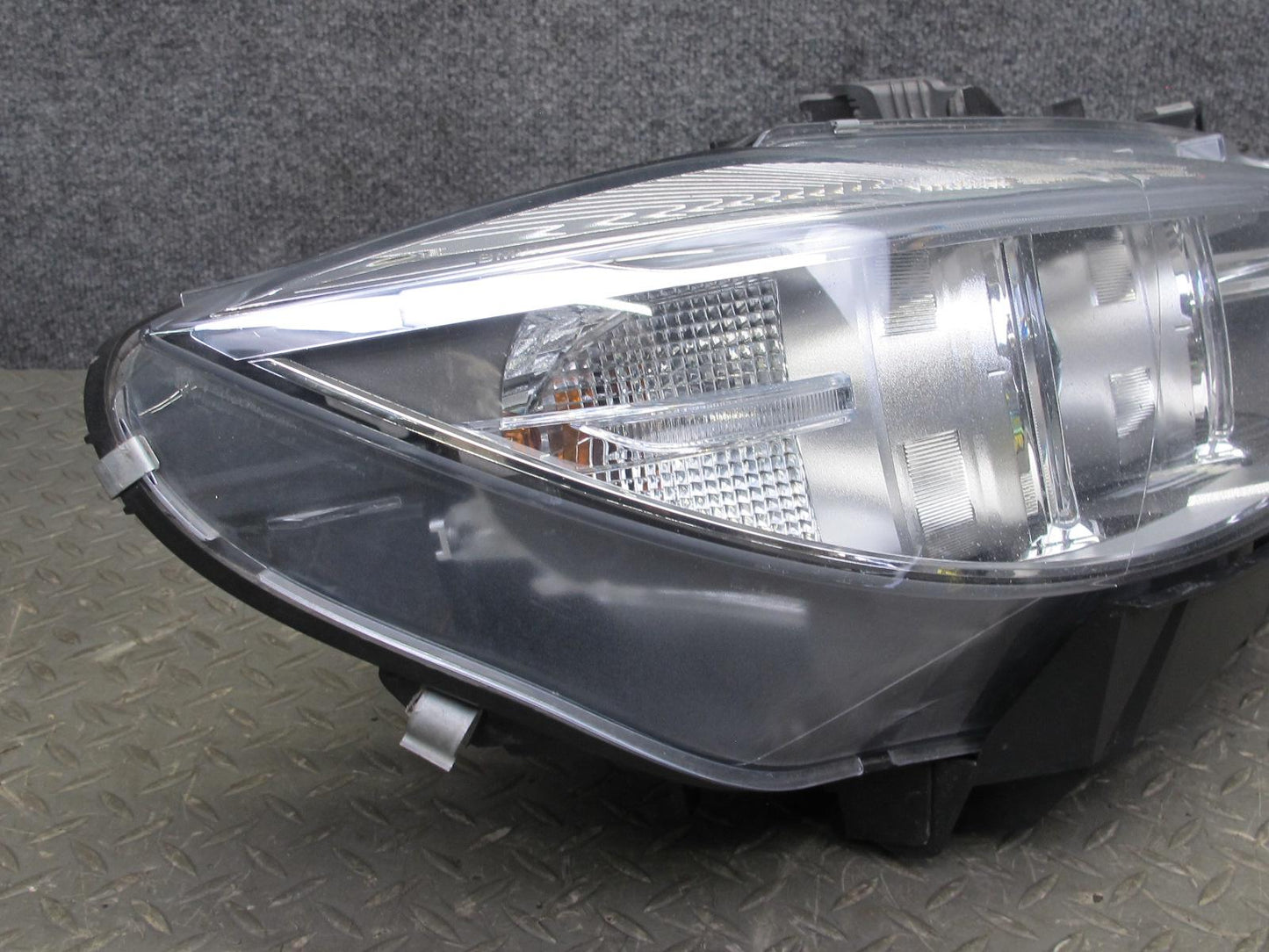 2015-2017 BMW F82 F32 F33 Front Right Xenon HID Headlight Lamp w Ballast 7424112