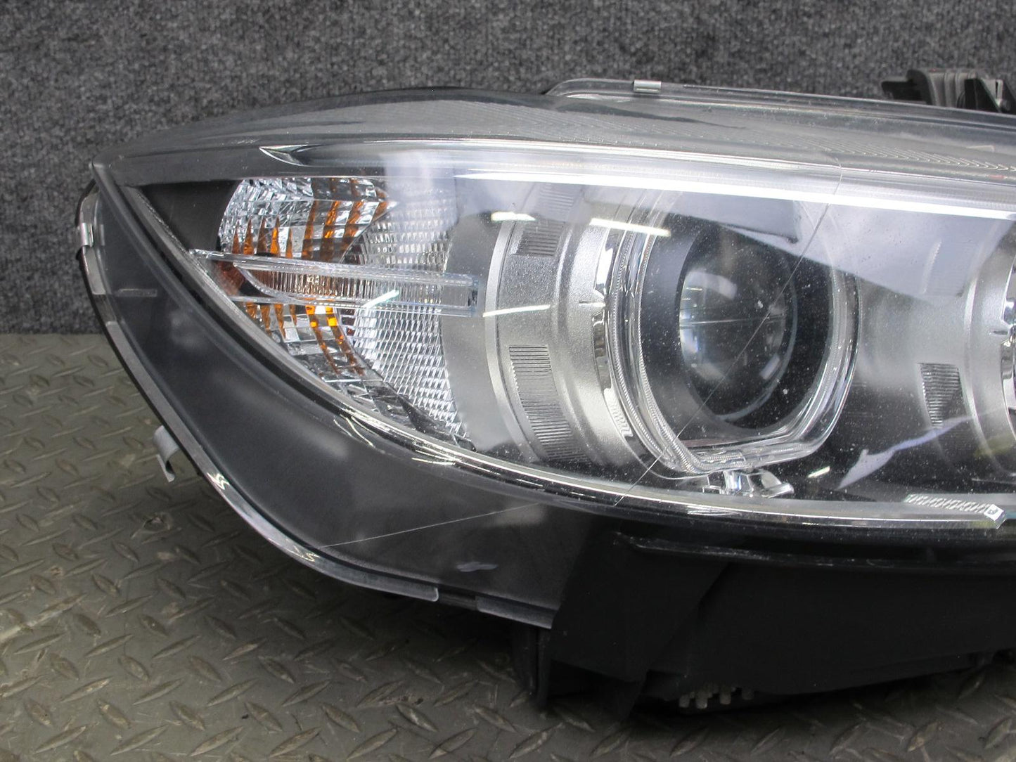 2015-2017 BMW F82 F32 F33 Front Right Xenon HID Headlight Lamp w Ballast 7424112