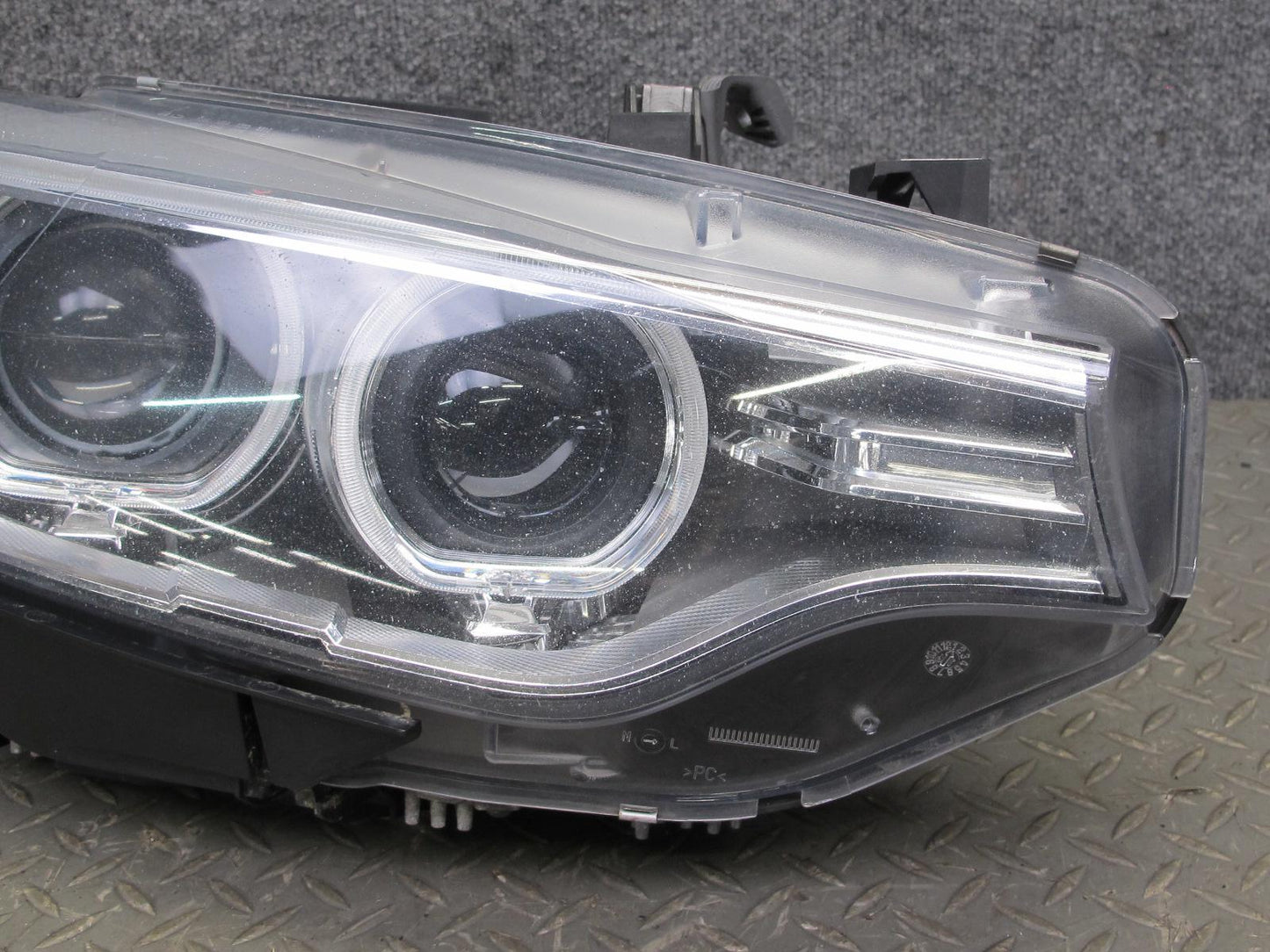 2015-2017 BMW F82 F32 F33 Front Right Xenon HID Headlight Lamp w Ballast 7424112