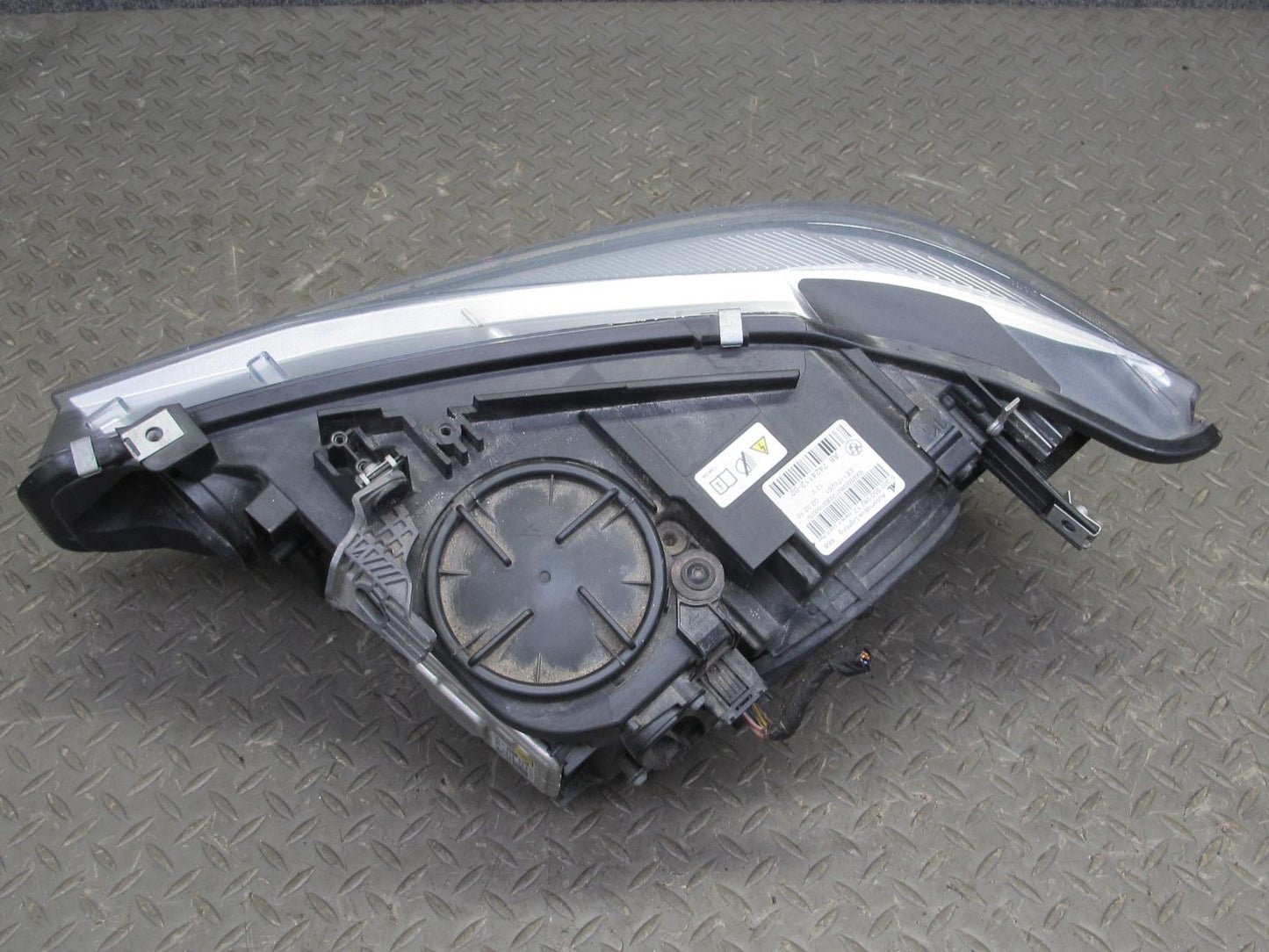 2015-2017 BMW F82 F32 F33 Front Right Xenon HID Headlight Lamp w Ballast 7424112