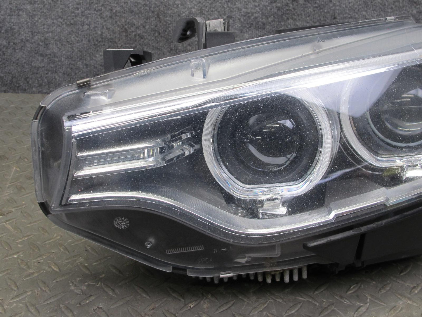 2015-2017 BMW F82 F32 F33 Front Left Xenon HID Headlight Lamp w Ballast 7424111