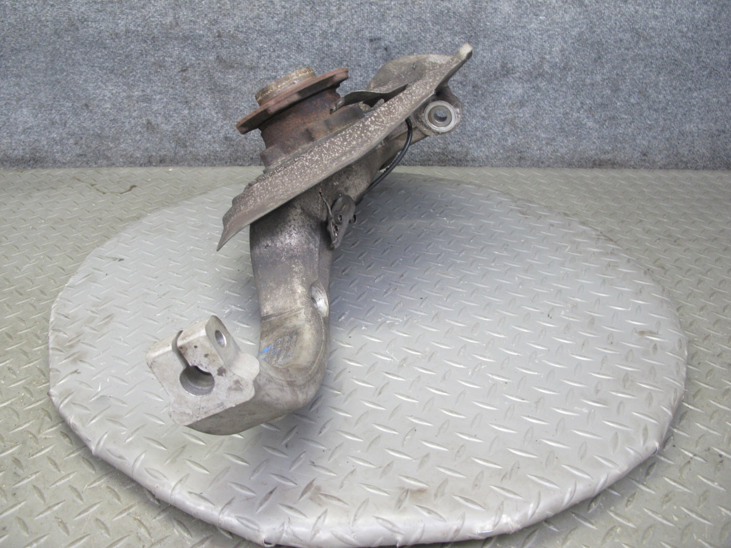 2008-2014 BMW E71 E72 X6 AWD Front Left Spindle Knuckle Wheel Hub Bearing