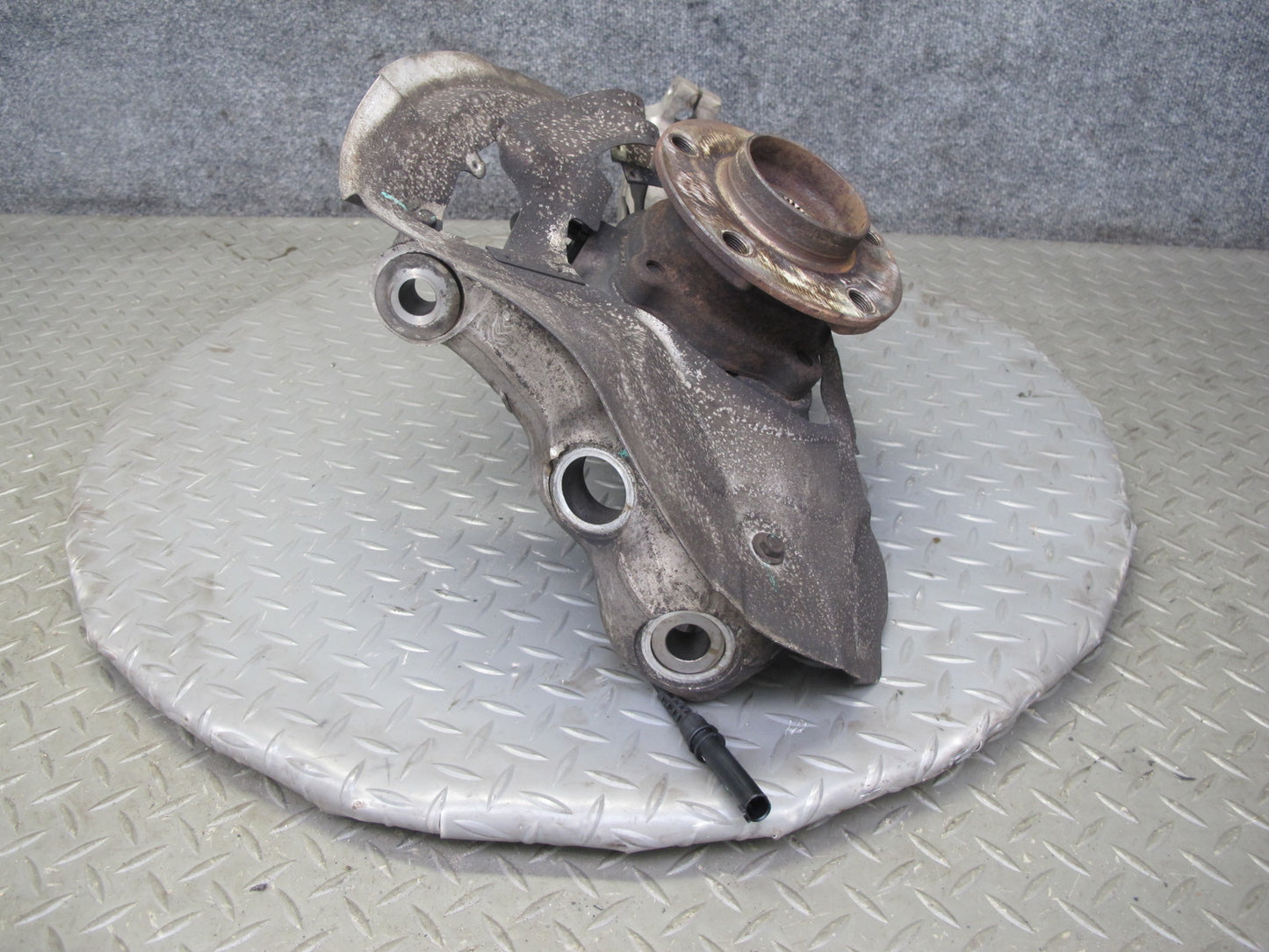 2008-2014 BMW E71 E72 X6 AWD Front Left Spindle Knuckle Wheel Hub Bearing