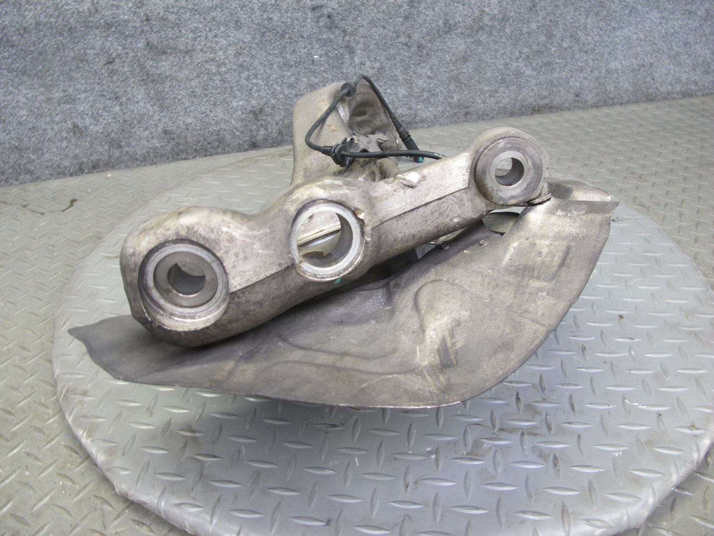2008-2014 BMW E71 E72 X6 AWD Front Left Spindle Knuckle Wheel Hub Bearing