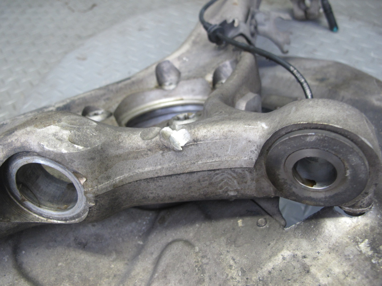 2008-2014 BMW E71 E72 X6 AWD Front Left Spindle Knuckle Wheel Hub Bearing
