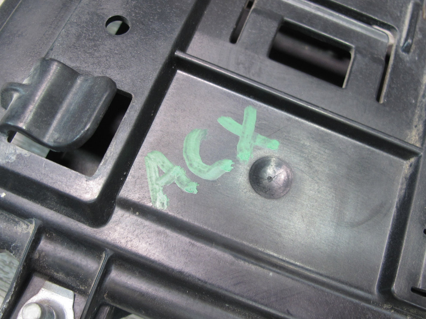 2006-2008 Cadillac XLR Suspension Control Module Unit Bracket Panel