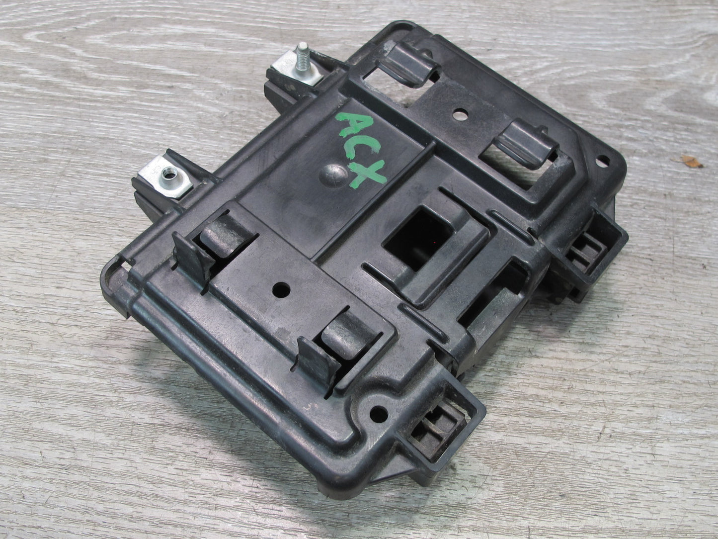 2006-2008 Cadillac XLR Suspension Control Module Unit Bracket Panel