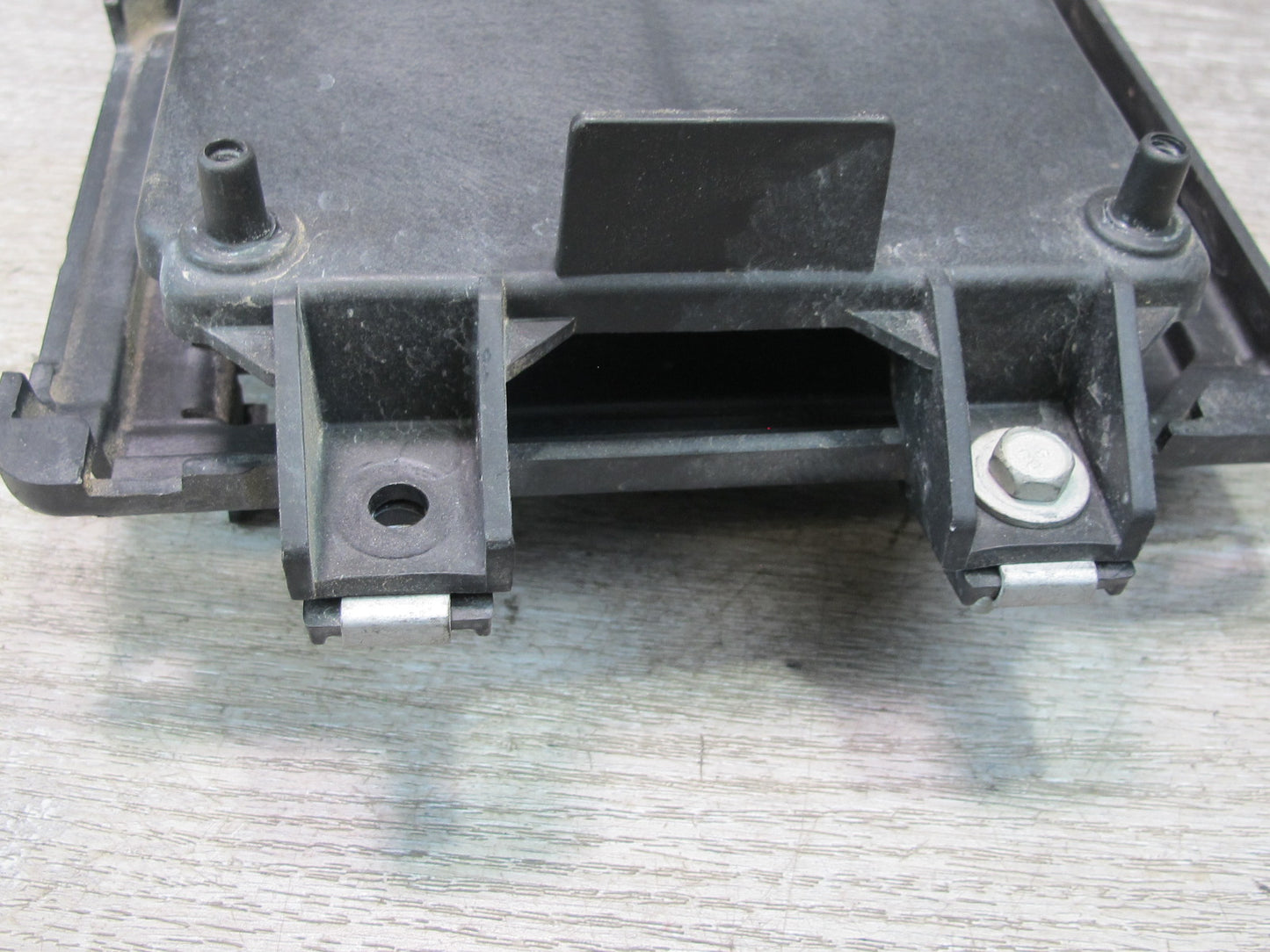 2006-2008 Cadillac XLR Suspension Control Module Unit Bracket Panel