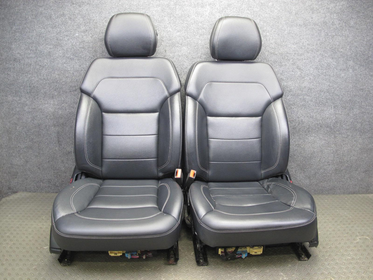 12-15 Mercedes W166 Ml-class Set of 2 Front Right & Left Seat Black OEM