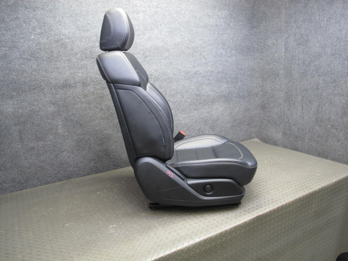 12-15 Mercedes W166 Ml-class Set of 2 Front Right & Left Seat Black OEM