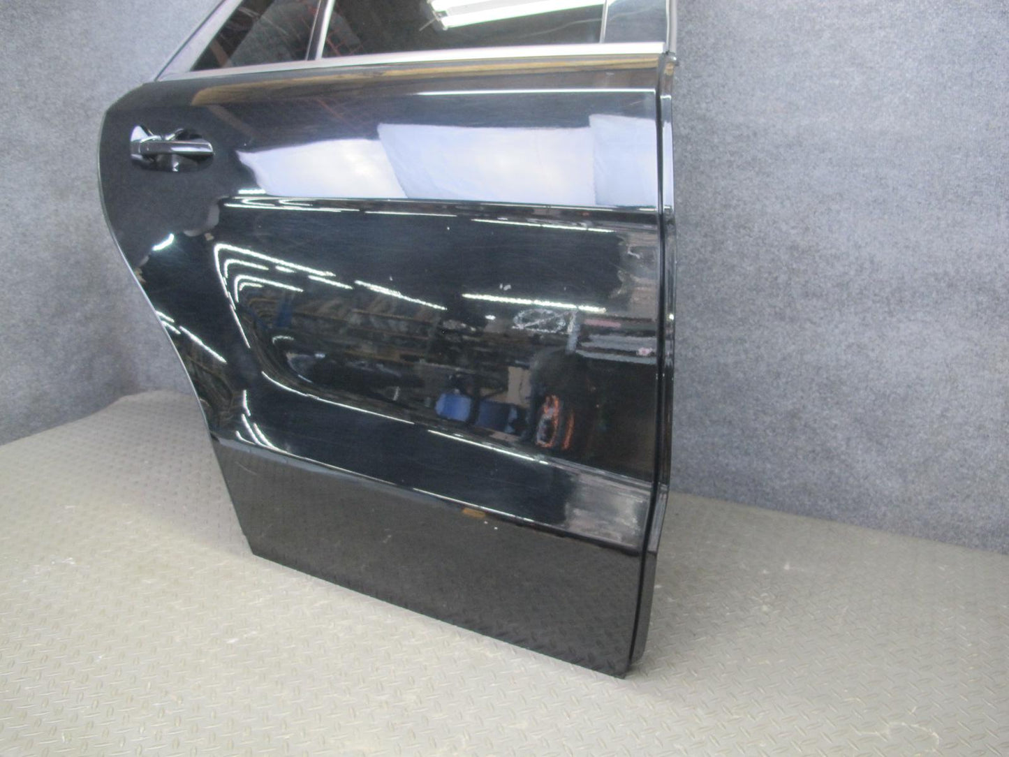 12-19 Mercedes W166 GLE ML Rear Right Side Door Shell Panel Cover Black Assy OEM
