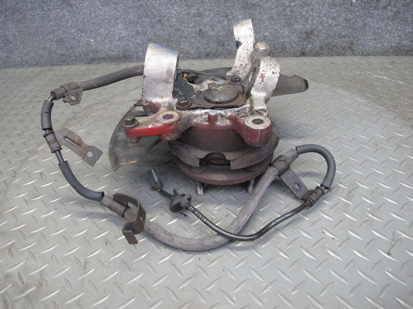 92-96 Nissan Z32 300ZX NON Turbo Front Right Spindle Knuckle Wheel Hub OEM