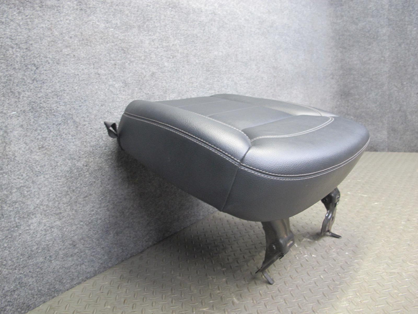 12-15 Mercedes W166 Ml-class Rear Right Seat Lower Cushion Black OEM