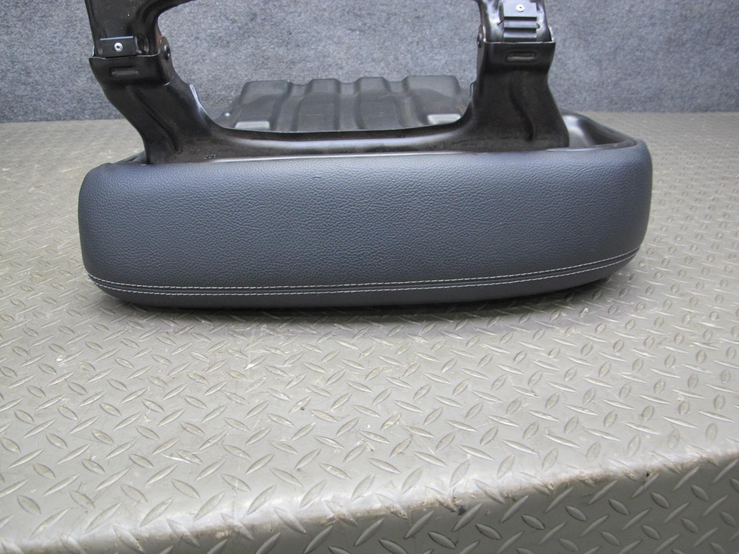 12-15 Mercedes W166 Ml-class Rear Right Seat Lower Cushion Black OEM