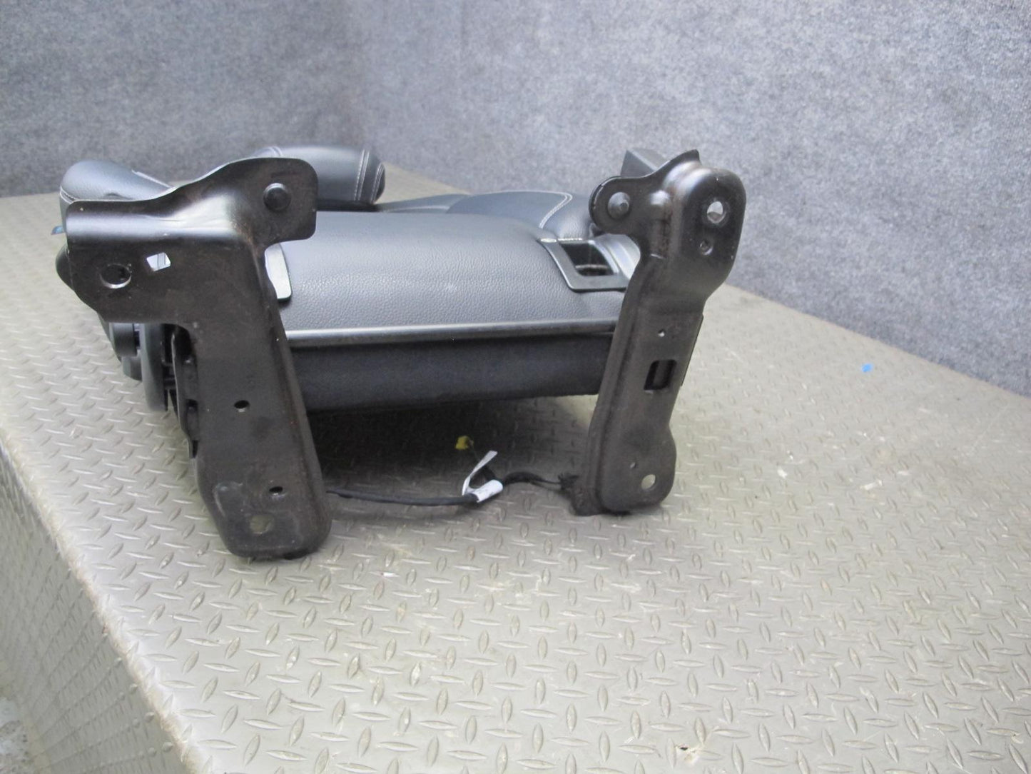 12-15 Mercedes W166 Ml-class Rear Right Seat Upper Cushion w Headrest Black OEM