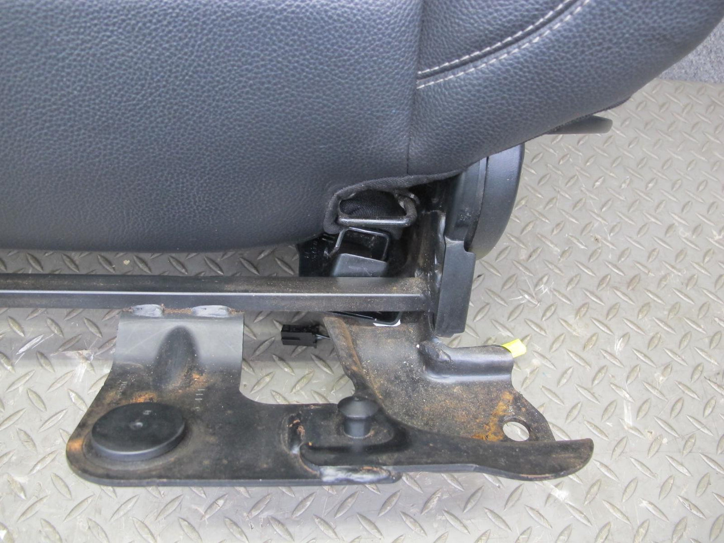 12-15 Mercedes W166 Ml-class Rear Left Seat Upper Cushion w Headrest Black OEM