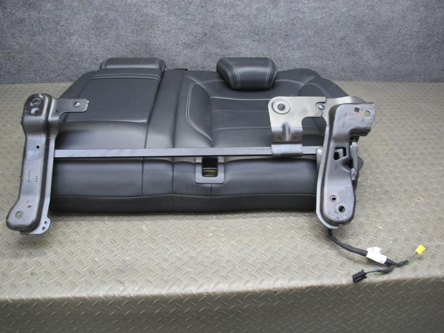 12-15 Mercedes W166 Ml-class Rear Left Seat Upper Cushion w Headrest Black OEM