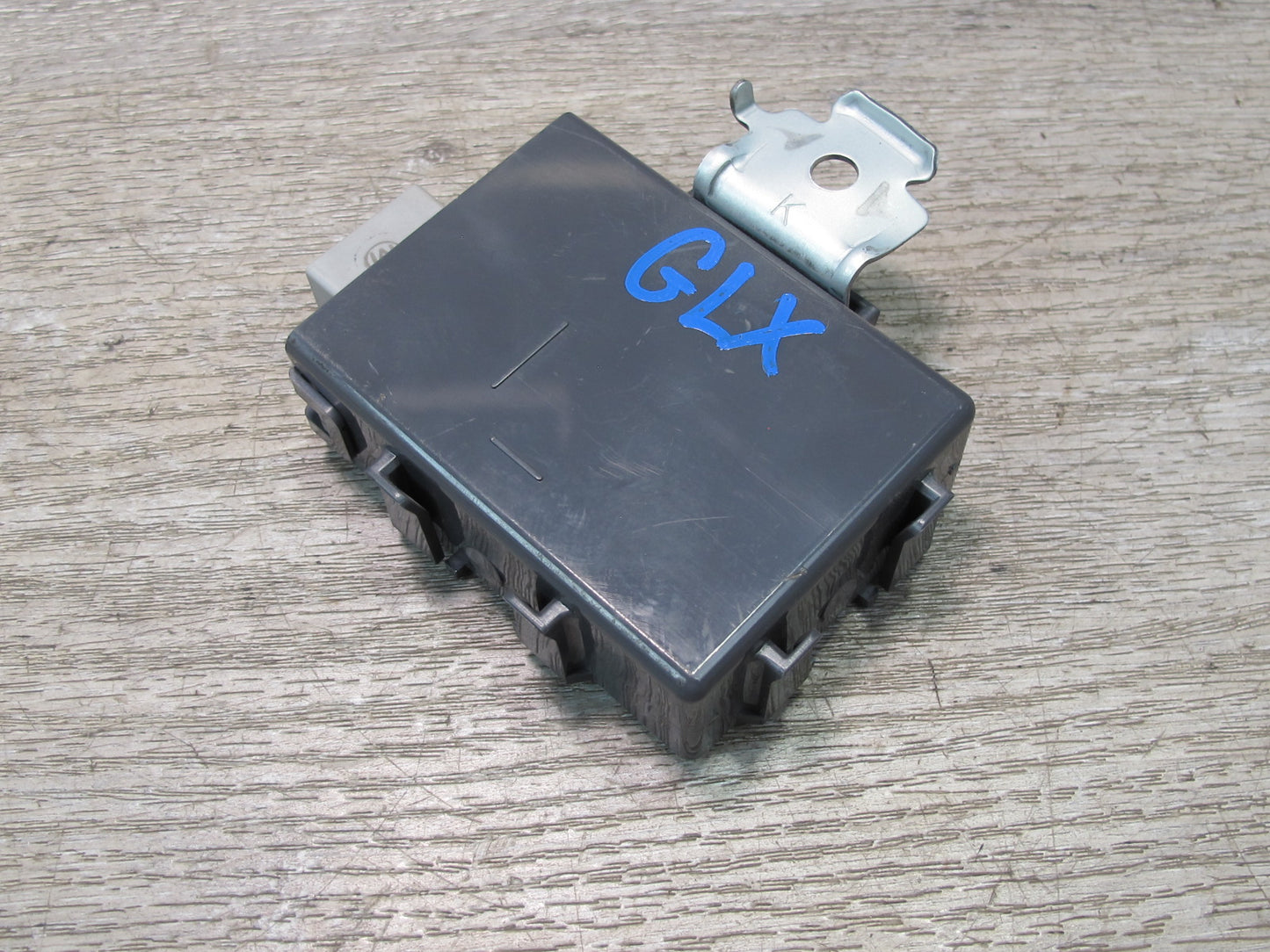 2003-2007 Lexus UZJ100L LX470 Multiplex Network Gateway Computer Control Module