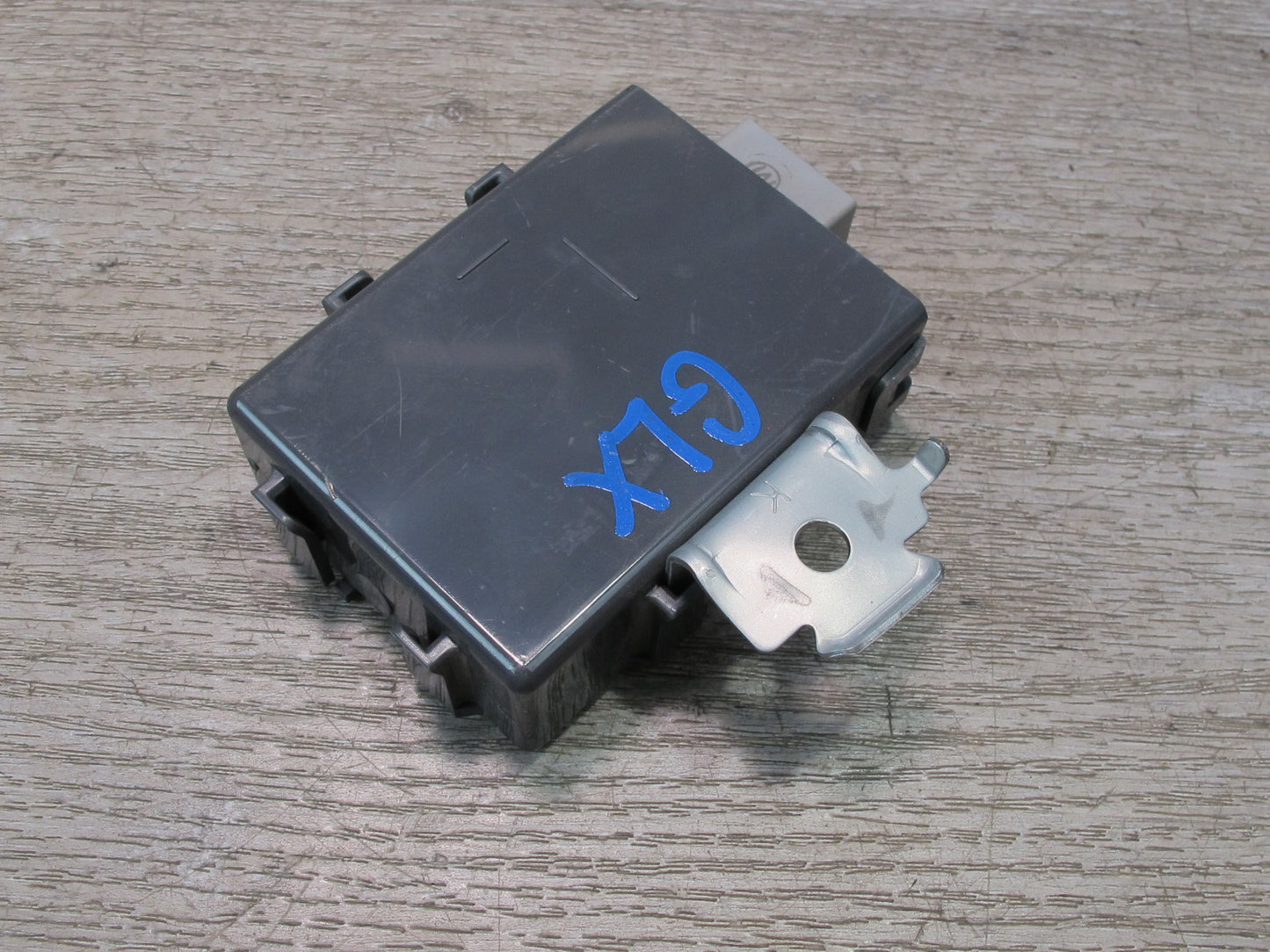 2003-2007 Lexus UZJ100L LX470 Multiplex Network Gateway Computer Control Module