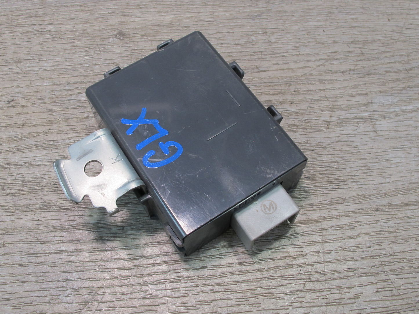 2003-2007 Lexus UZJ100L LX470 Multiplex Network Gateway Computer Control Module