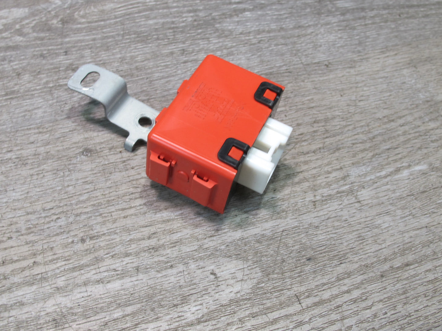 2003-2007 Lexus UZJ100L LX470 Towing Converter Computer Control Module