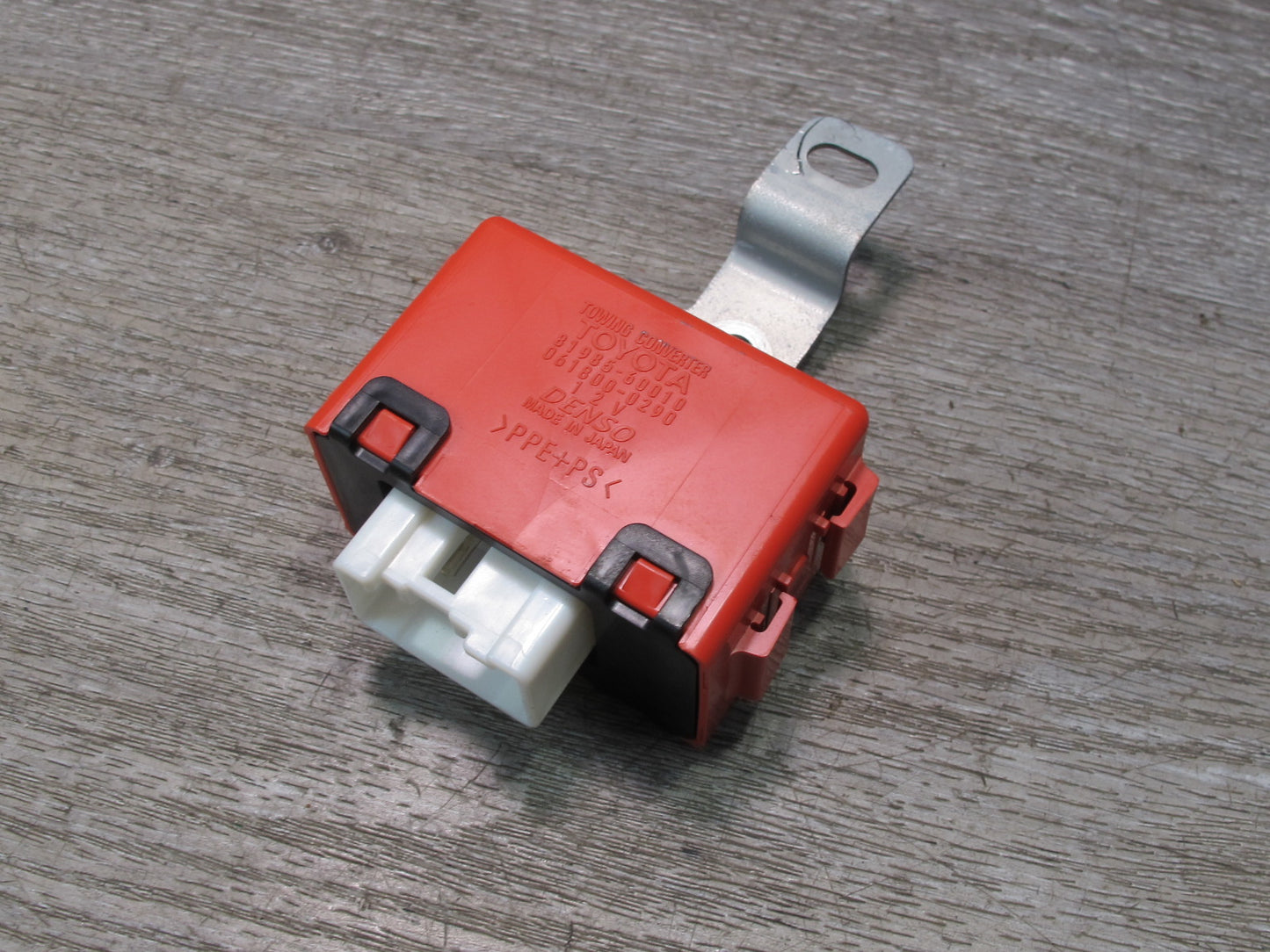 2003-2007 Lexus UZJ100L LX470 Towing Converter Computer Control Module