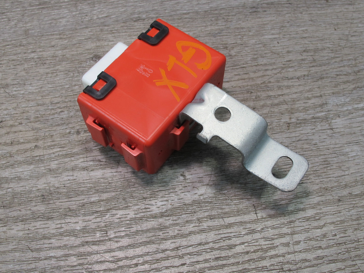 2003-2007 Lexus UZJ100L LX470 Towing Converter Computer Control Module