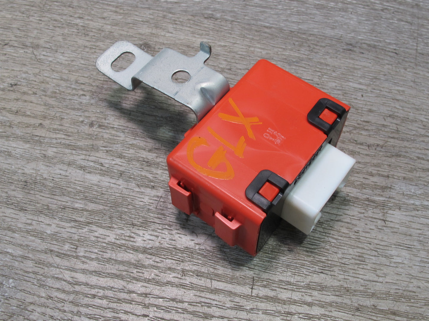 2003-2007 Lexus UZJ100L LX470 Towing Converter Computer Control Module