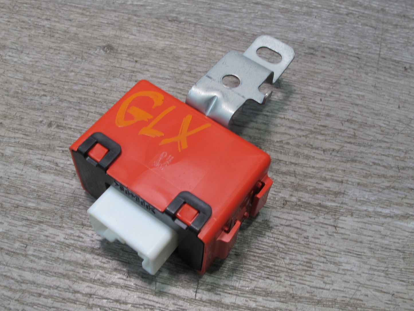 2003-2007 Lexus UZJ100L LX470 Towing Converter Computer Control Module