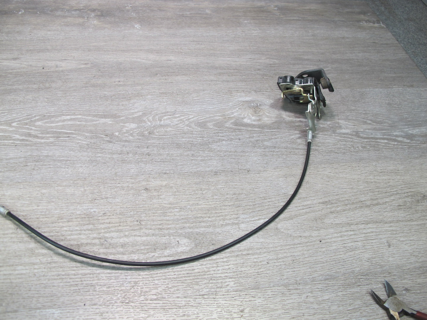 2003-2007 Lexus UZJ100L LX470 Rear Left & Right Trunk Gate Lock Latch Set of 2
