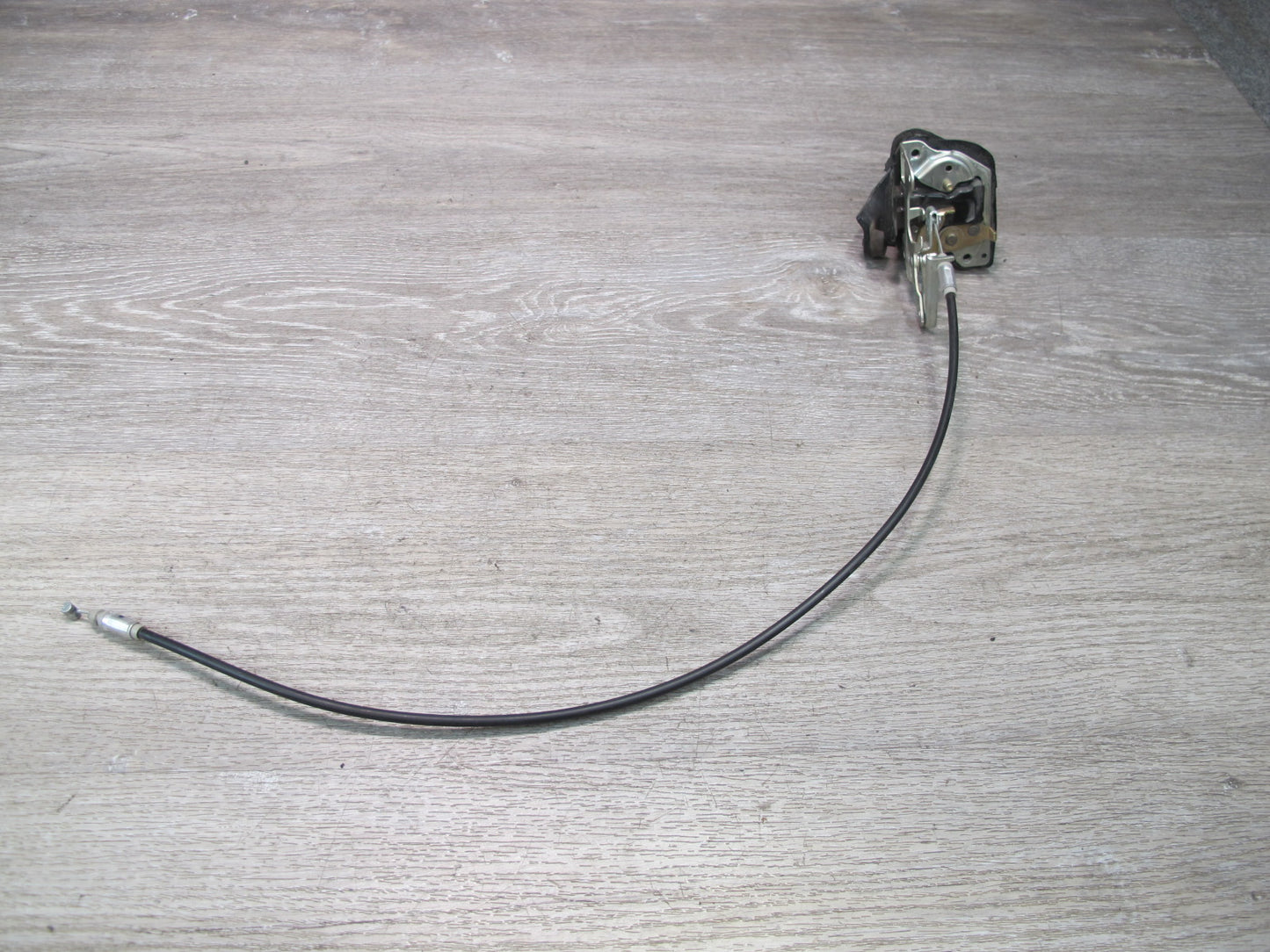 2003-2007 Lexus UZJ100L LX470 Rear Left & Right Trunk Gate Lock Latch Set of 2