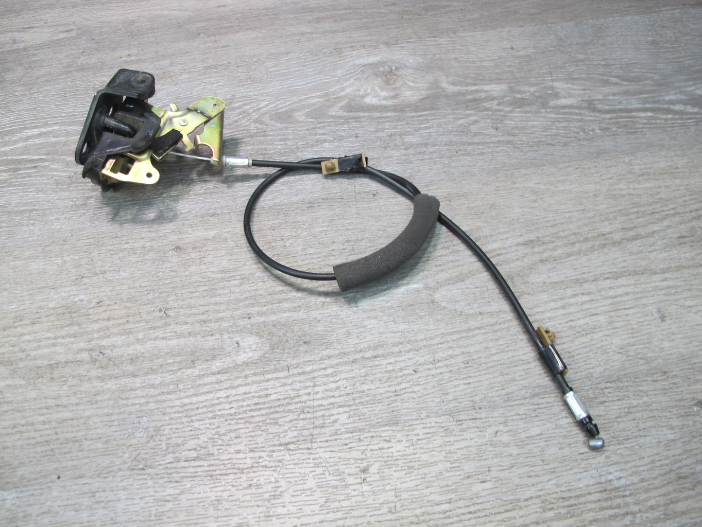 2003-2007 Lexus UZJ100L LX470 Rear Left & Right Trunk Gate Lock Latch Set of 2