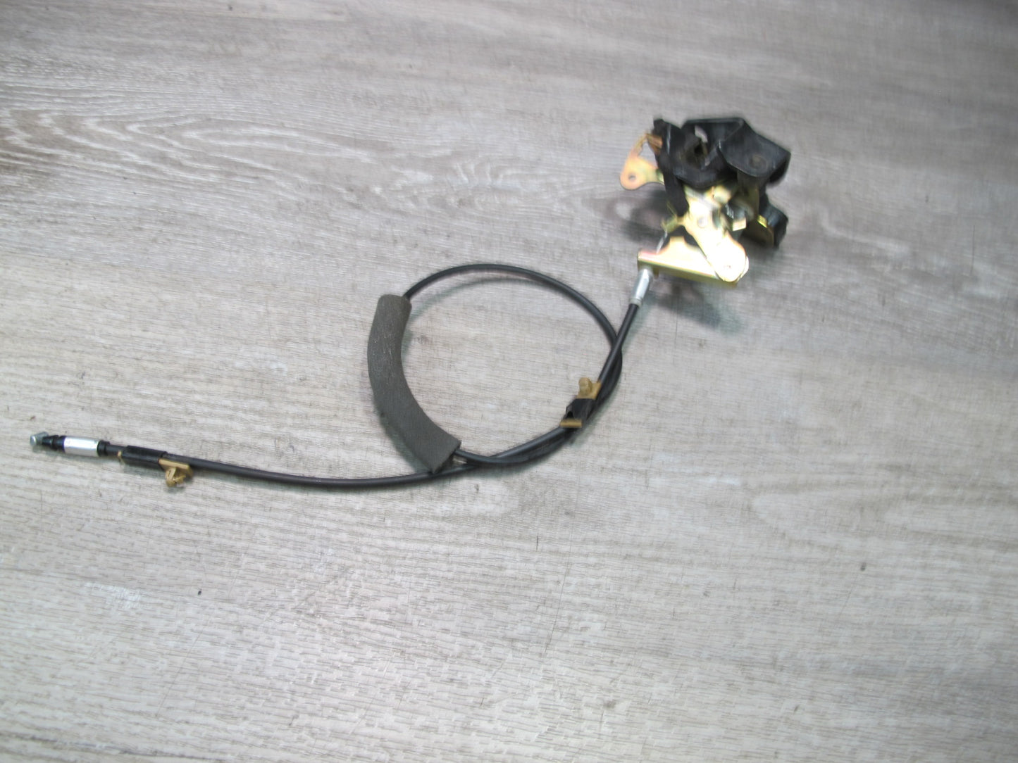 2003-2007 Lexus UZJ100L LX470 Rear Left & Right Trunk Gate Lock Latch Set of 2