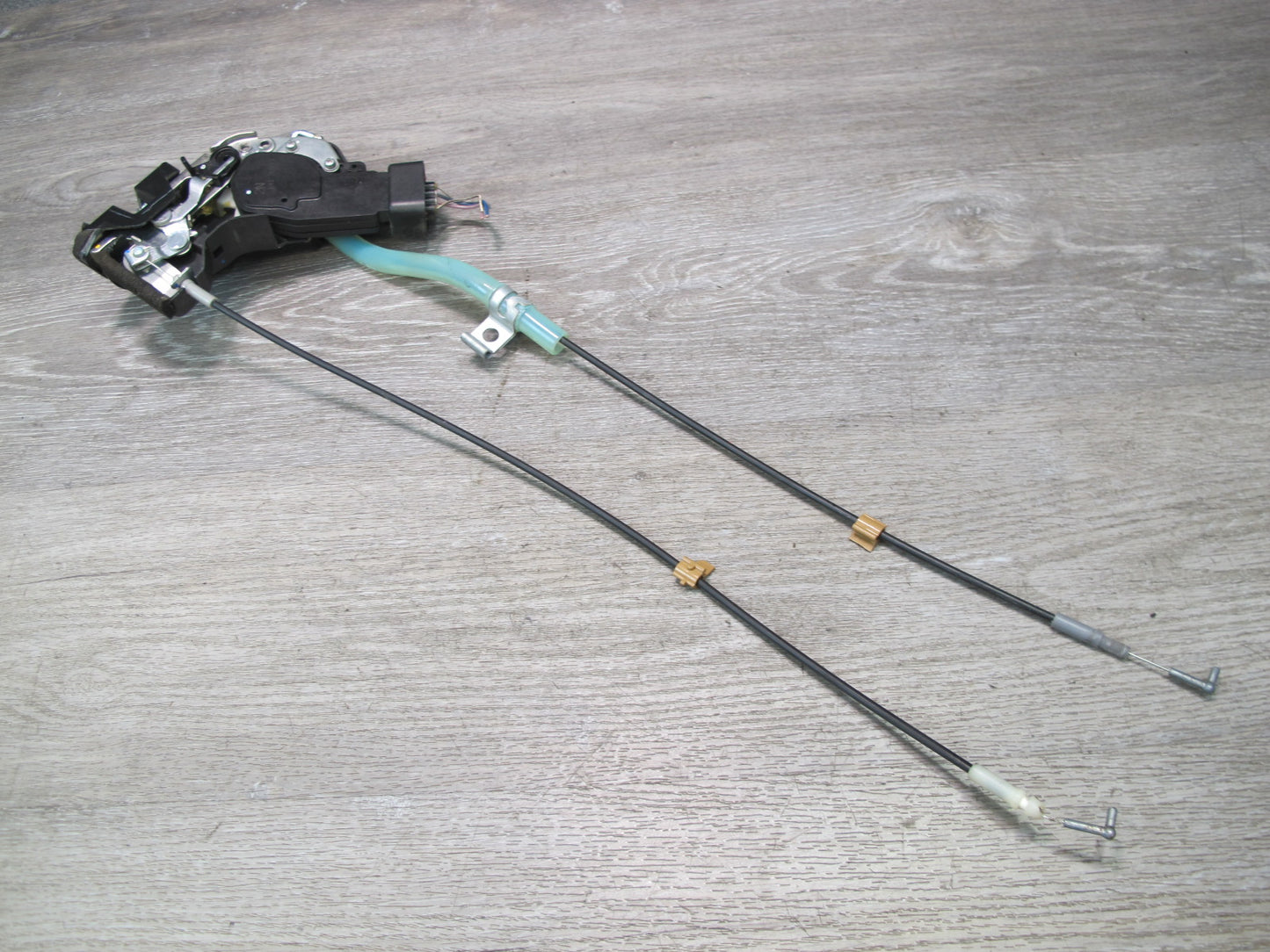1998-2007 Lexus UZJ100L LX470 Rear Right Passenger Side Door Lock Latch Actuator