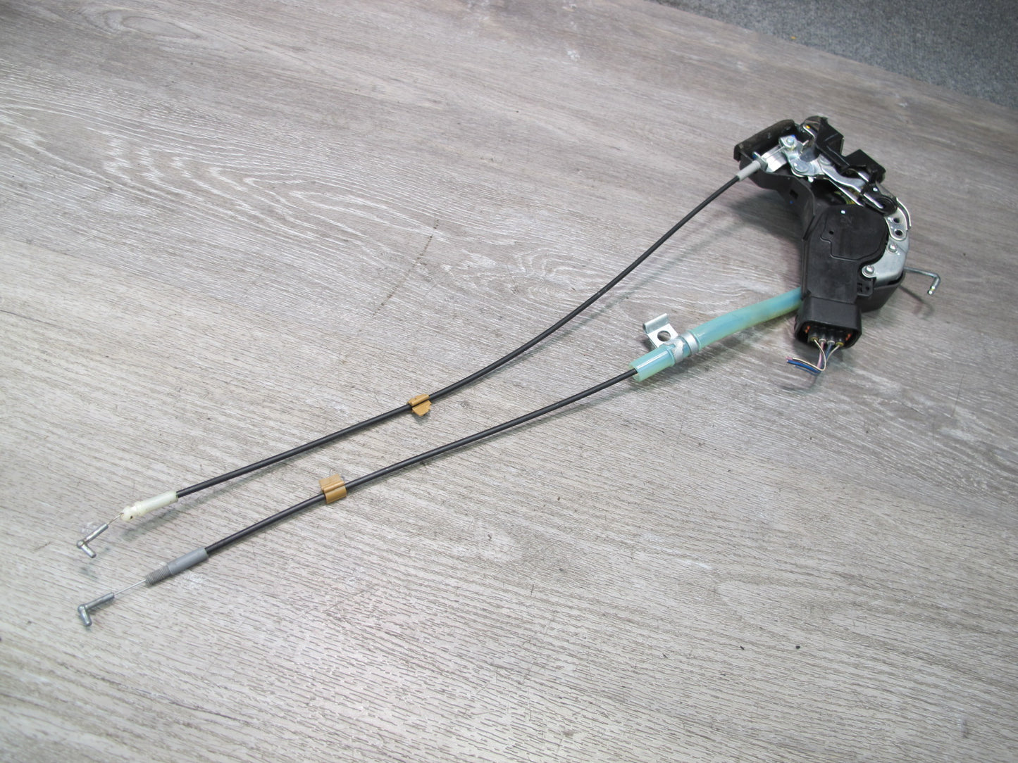 1998-2007 Lexus UZJ100L LX470 Rear Right Passenger Side Door Lock Latch Actuator