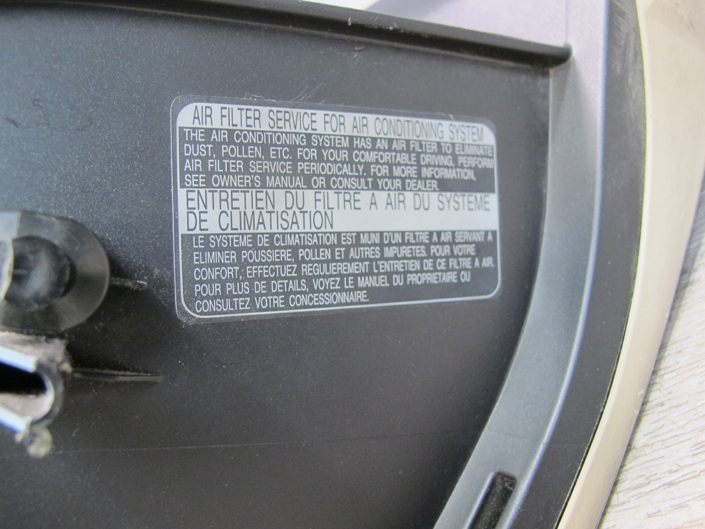 2001-2007 Lexus UZJ100L LX470 Dashboard Dash Glove Box Door Lid 55501-60171
