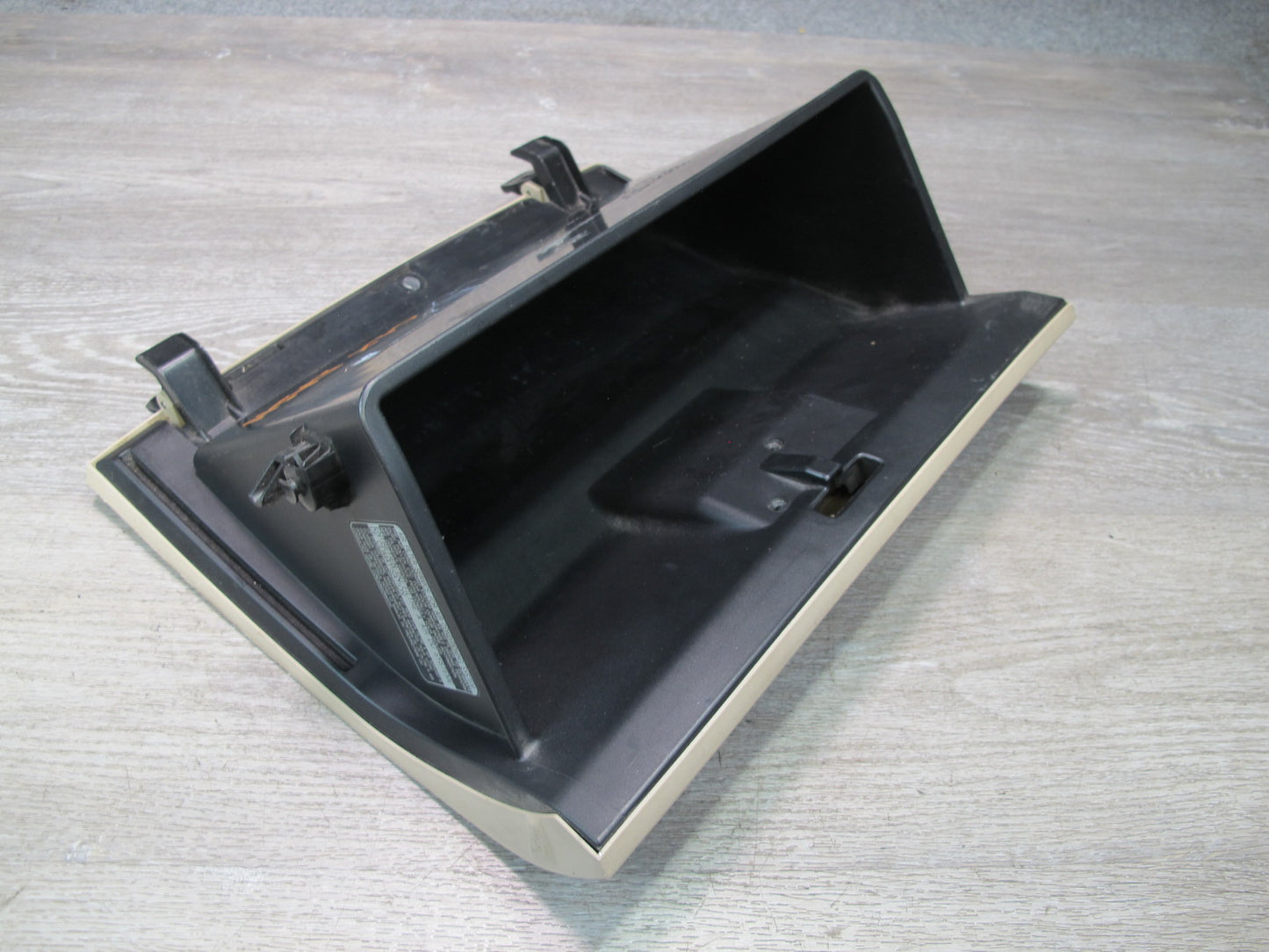2001-2007 Lexus UZJ100L LX470 Dashboard Dash Glove Box Door Lid 55501-60171