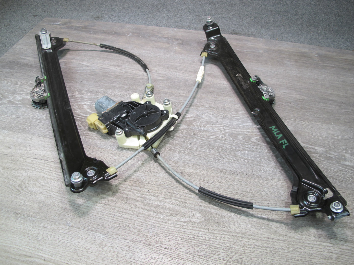 2017-2020 Maserati Levante M161 Front Left Door Window Regulator w Motor