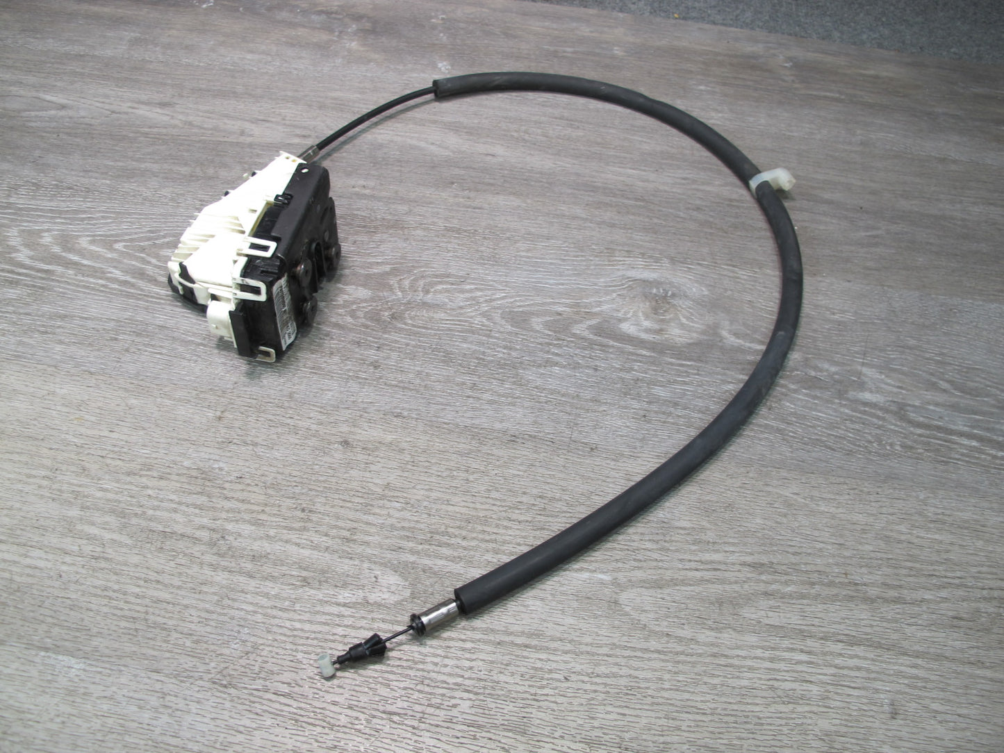 2017-2020 Maserati Levante M161 Front Right Door Lock Latch Actuator 670101181