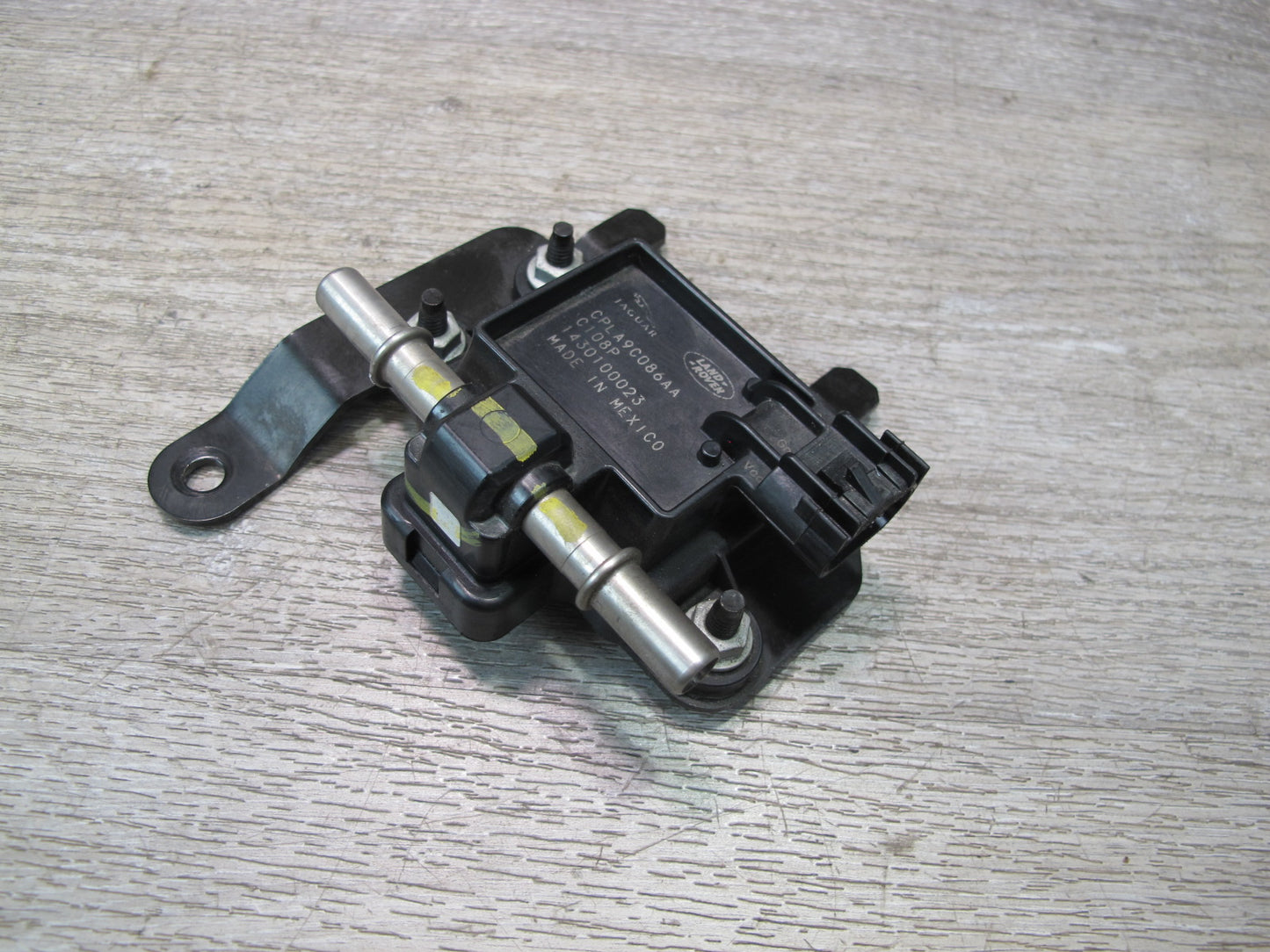 2013-2022 Land Range Rover L405 Fuel Pressure Sensor Module CPLA-9C044-AA
