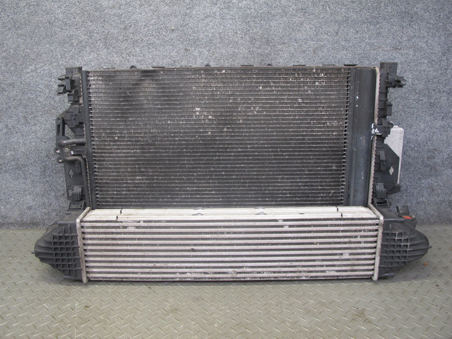 12-17 Range Rover Evoque L538 2.0L Tivct Radiator A/C Condenser Intercooler Assy
