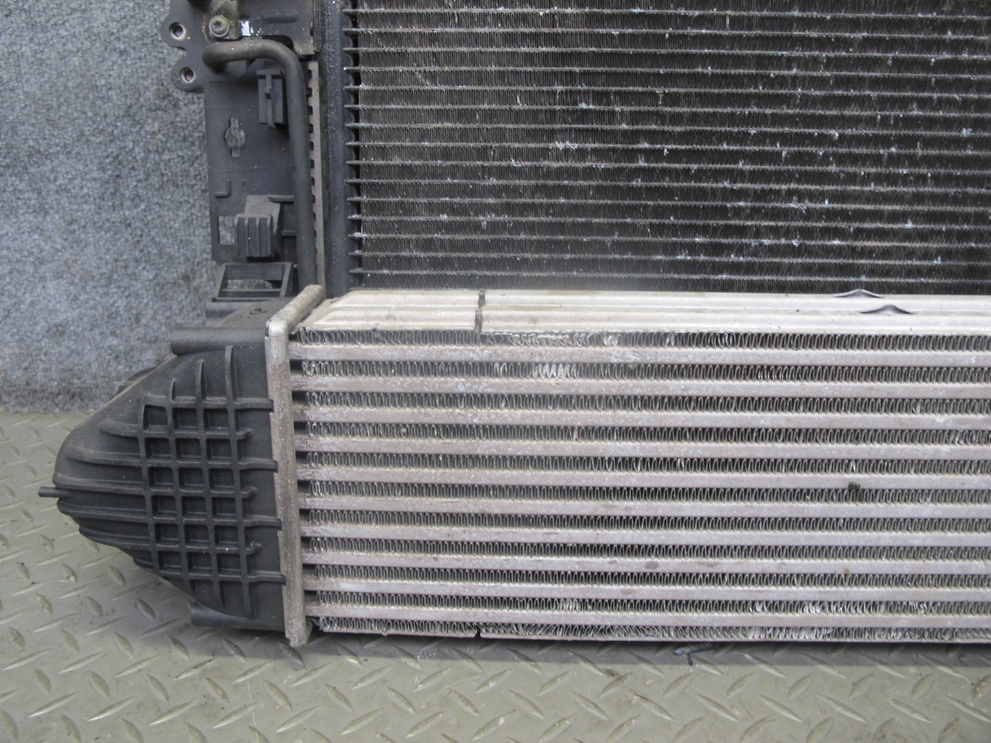 12-17 Range Rover Evoque L538 2.0L Tivct Radiator A/C Condenser Intercooler Assy