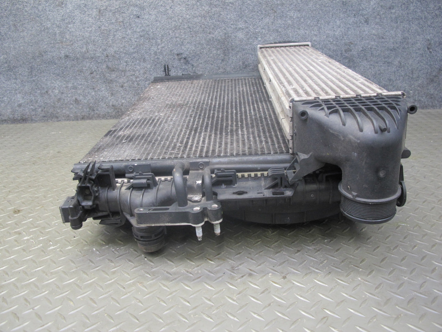 12-17 Range Rover Evoque L538 2.0L Tivct Radiator A/C Condenser Intercooler Assy