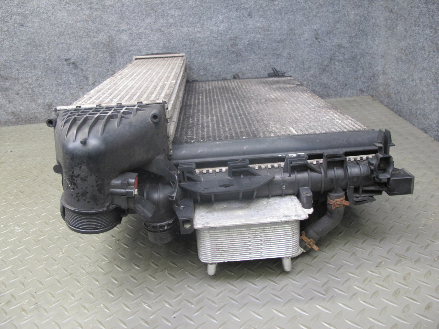 12-17 Range Rover Evoque L538 2.0L Tivct Radiator A/C Condenser Intercooler Assy