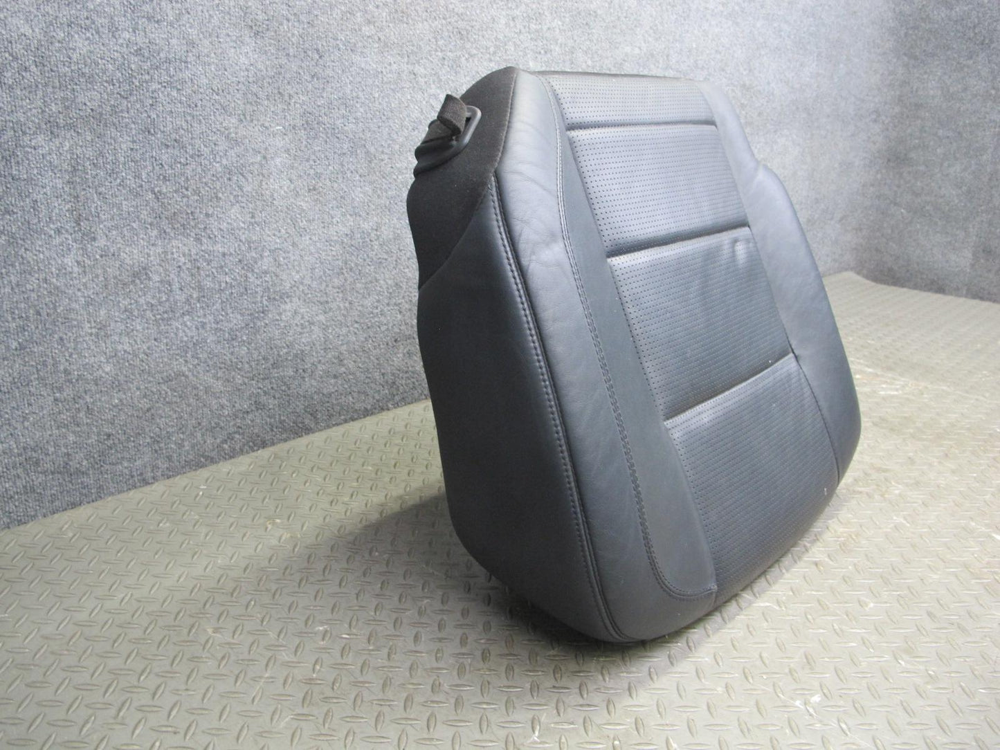 07-11 Mercedes W164 ML63 AMG Rear Right Seat Lower Cushion Leather Black OEM